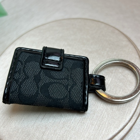 Coach Keychain new with tags 6 - Picture 2 of 7
